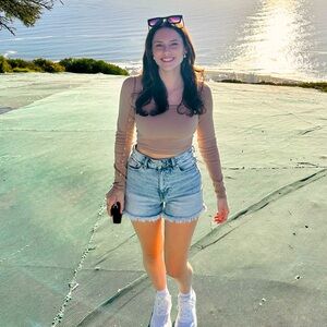 Meet your Posher, Lainey